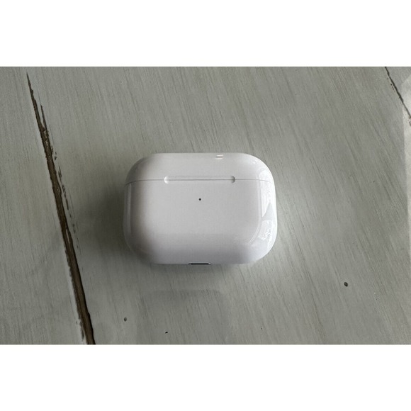 AirPods Pro Replacement Charging Case *Ships Fast* - Picture 1 of 3